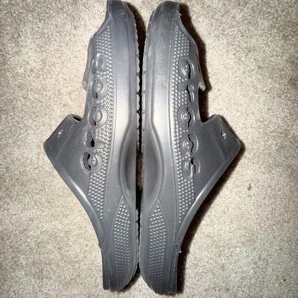 CROCS Classic Black Slide Sandals - Picture 3 of 4